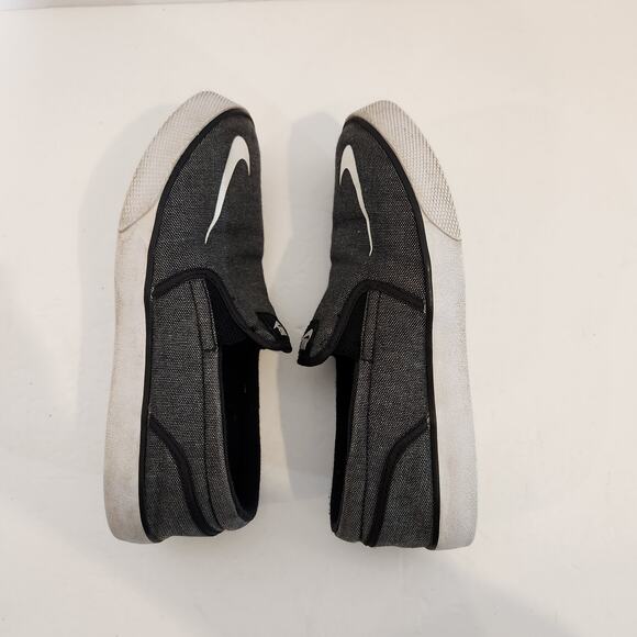 NIKE Toki 719740-001 Black White Canvas Slip On Skate Skateboard Sneaker Kids 3Y - Picture 7 of 9